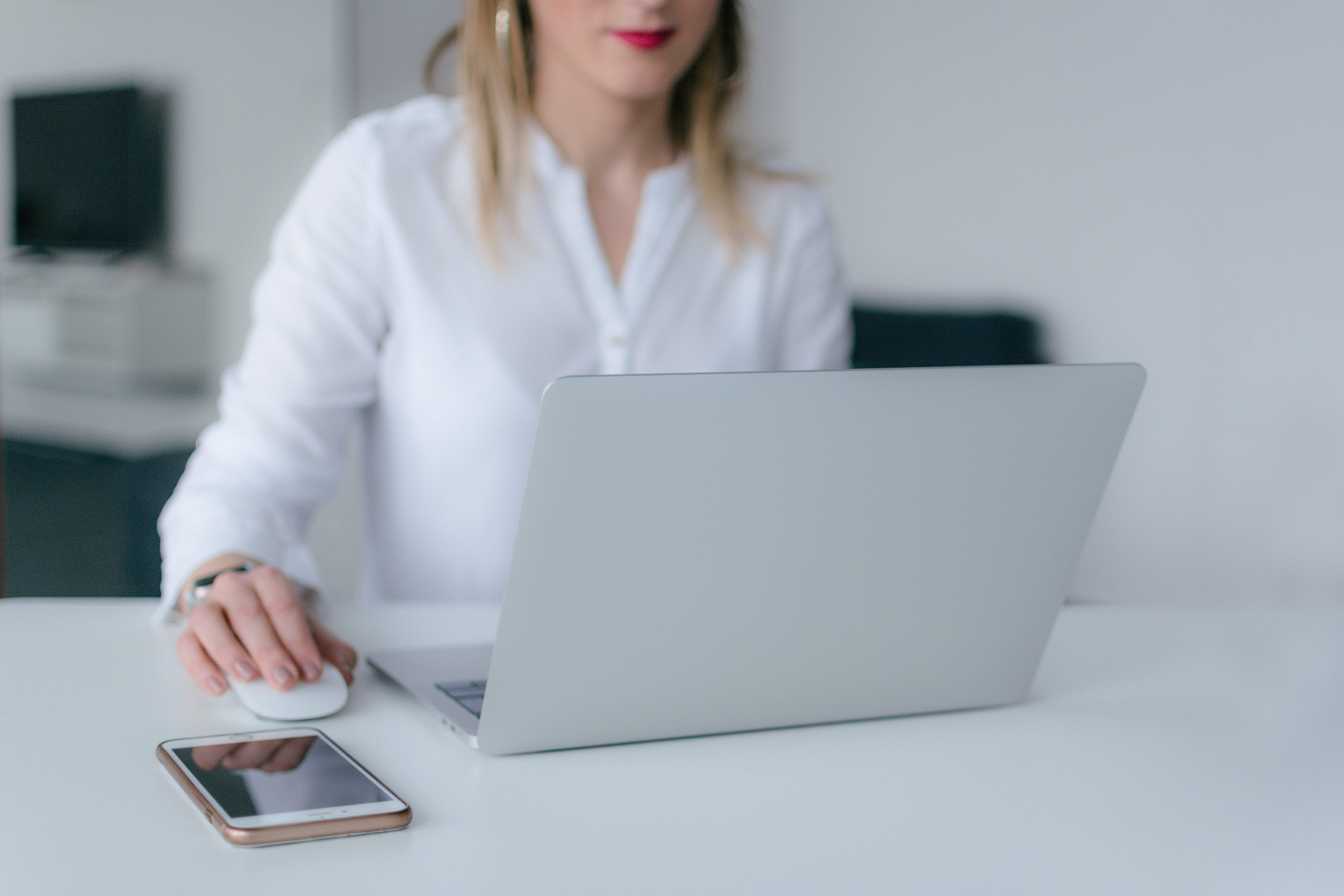 Employees Monitor Personal Performance